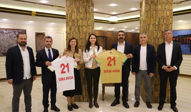 Amedspor heyeti, Diyarbakır Eşbaşkanlarını ziyaret etti