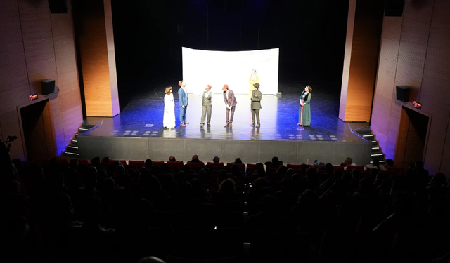 Diyarbakır’da Kürtçe Tiyatro gösterimleri başladı