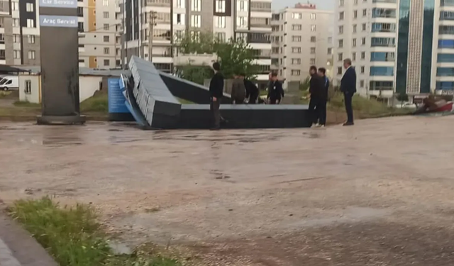 Diyarbakır’da şiddetli fırtına: Kayapınar’da elektrik kesintisi yaşandı