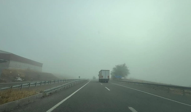 Diyarbakır’da yoğun sis nedeniyle görüş mesafesi düştü