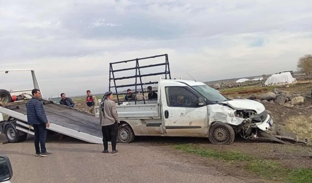 Diyarbakır’da kontrolden çıkan pikap şarampole yuvarlandı: 1 yaralı