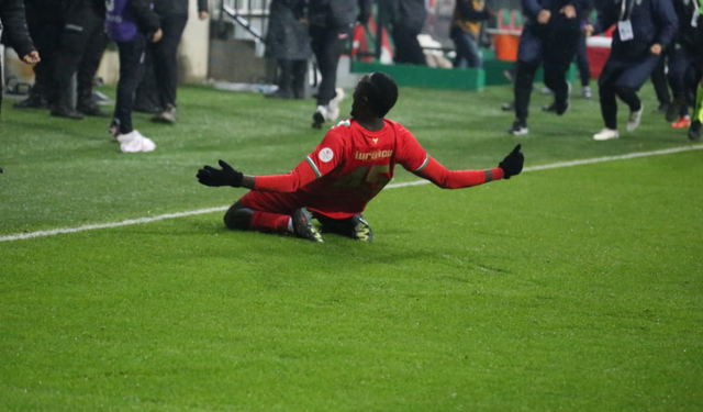 Amedspor devreyi uzatmada bulduğu golle önde kapattı