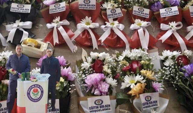 Çermik'te sıcak karşılama: Öğretmenlere çiçekli hoş geldiniz