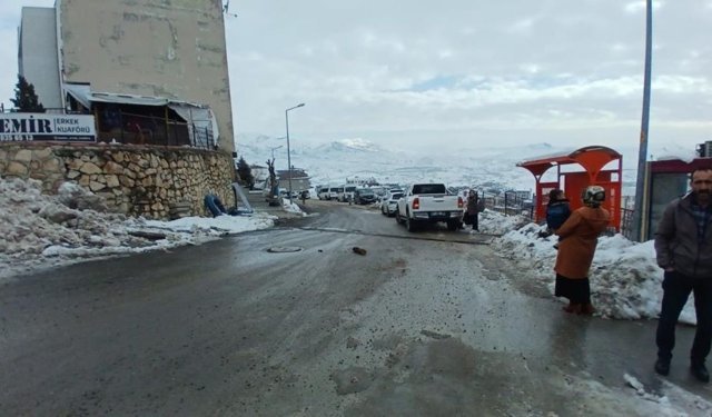 Diyarbakır Kulp'ta kar esareti bitti: Yollar açıldı, esnaf rahat nefes aldı