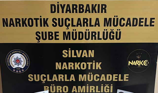 Silvan’da şafak baskını: Yarım kilo uyuşturucu ele geçirildi