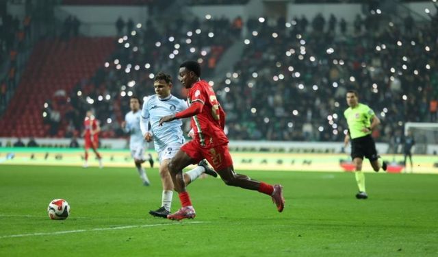 Amedspor Adana Demirspor önünde ilk yarıda farka koştu