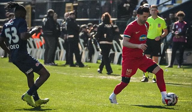 Amedsporlu Hasan Ali'nin gördüğü kırmızı karta TRT spikeri bile şaşırdı!