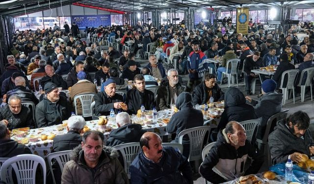Diyarbakır Büyükşehir Belediyesi'nin iftar çadırları hangi noktalarda kuruldu?