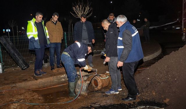 Diyarbakır'da iki mahalleyi etkileyen boru arızası giderildi: Vatandaş suya kavuştu