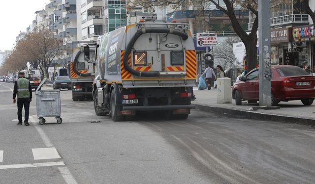 Diyarbakır'da yağış sonrası hummalı temizlik: 150 personel sahada