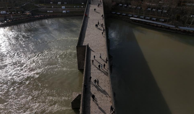Diyarbakır’da On Gözlü Köprü dronla görüntülendi