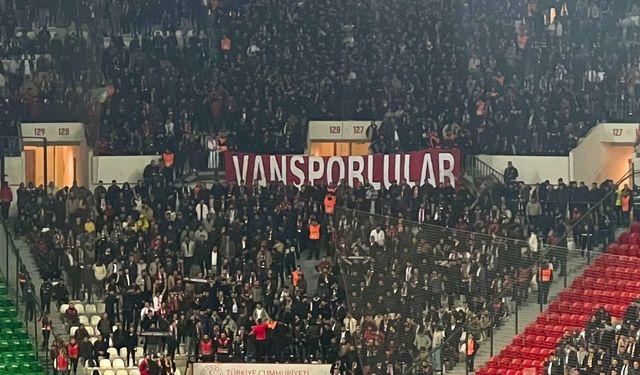 Başkan tepki gösterdi, Vanspor taraftarı teşekkür etti