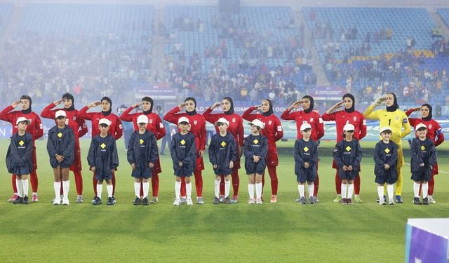İranlı kadın futbolcular Avustralya'da mahsur kaldı!