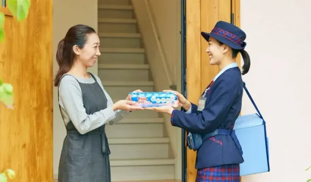 Japonya'da kadınlar, yalnızlığa karşı yoğurt dağıtıyor