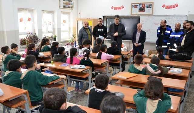 Diyarbakır, Batman ve Mardin'de öğrencilere yürek ısıtan destek