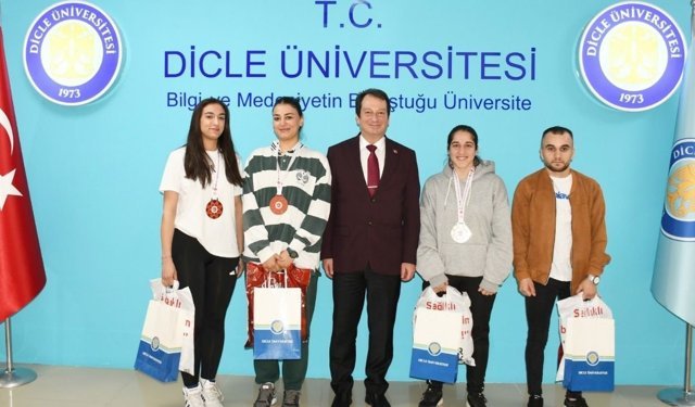 Diyarbakır'ın madalya avcıları: Dicle Üniversitesi Kick Boks'a damga vurdu!