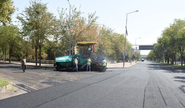 Diyarbakır'da 25 kilometre yol yenilenecek: 110 bin ton sıcak asfalt atılacak