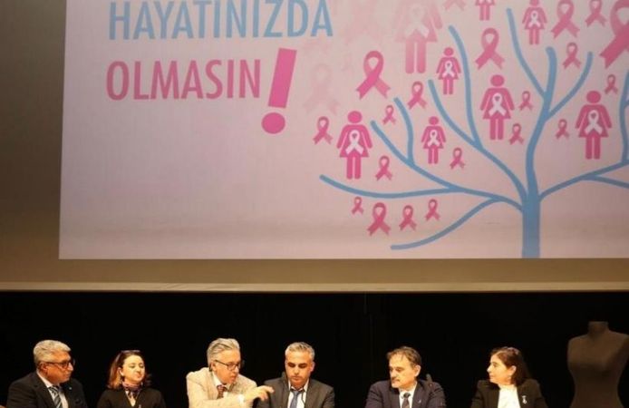 Uzmanlar Diyarbakır'da buluştu: Kadınlar meme kanserine karşı bilinçlendirildi