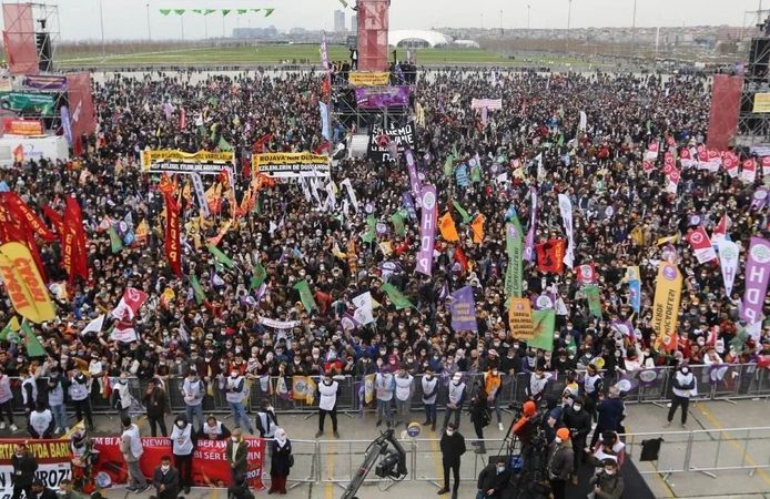 Diyarbakır'da Newroz sürprizi: Sanatçıların sayısı arttı