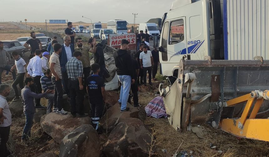 Diyarbakır’da trafik kazası: 1 ölü, 2 yaralı