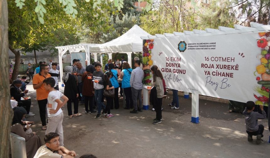 Dünya Gıda Günü’nde yurttaşlara aşure dağıtıldı