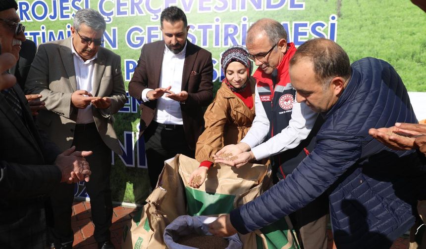 Diyarbakır'da üreticiye %75 hibe ile kırmızı mercimek tohumu dağıtıldı