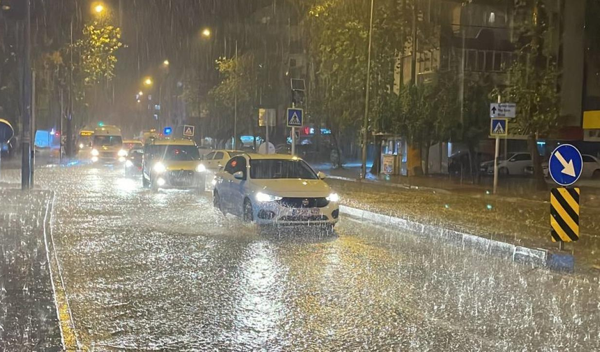 Diyarbakır’da sağanak ve dolu hayatı olumsuz etkiledi