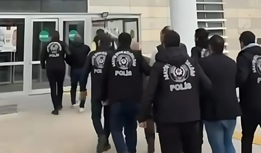 Bismil’de şok operasyon: Kaçak sigara ve mermi deposu ortaya çıktı