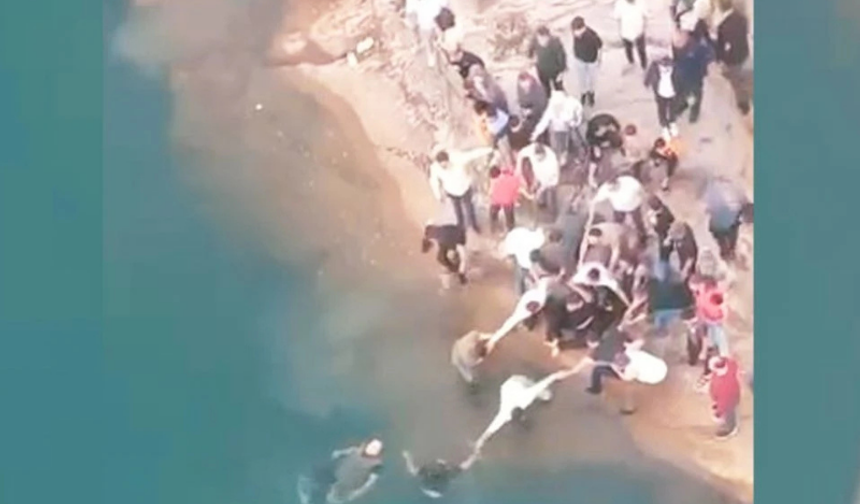 Silvan’da Malabadi köprüsü’nde akıntıya kapılan iki kişi kurtarıldı
