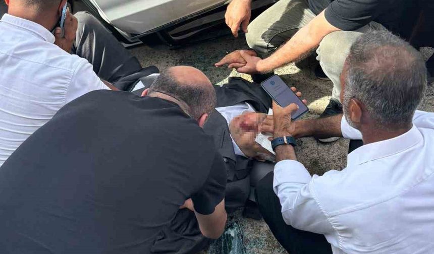 Diyarbakır’da kontrolden çıkan araç 3 metreden düştü