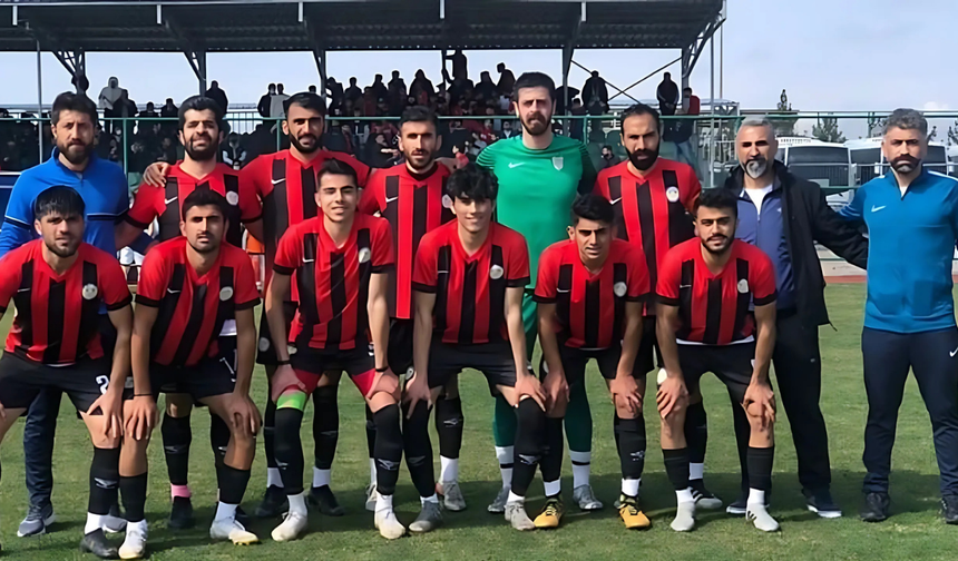 Bağlar Belediyespor süper amatör Ligi B grubu'nda namağlup şampiyon oldu