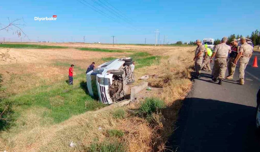 Diyarbakır Çınar’da minibüs devrildi: 1 yaralı
