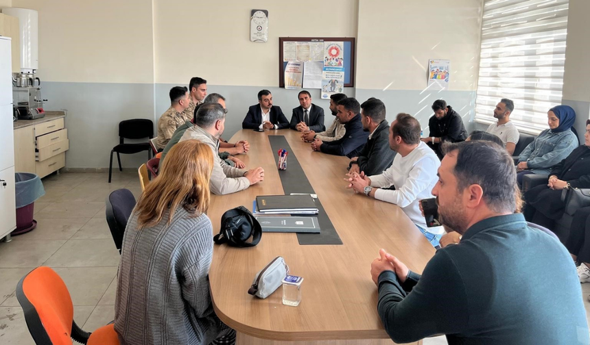 Dicle Kaymakamı Mustafa Atış’tan okul ziyareti