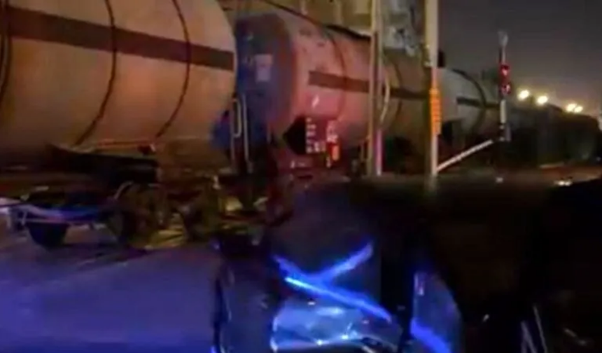 Diyarbakır’da tren ve otomobil çarpıştı: Yolcularda Korku dolu anlar