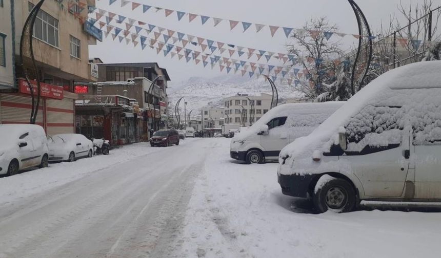 Çermik beyaza büründü: Üst üste uyarılar geldi