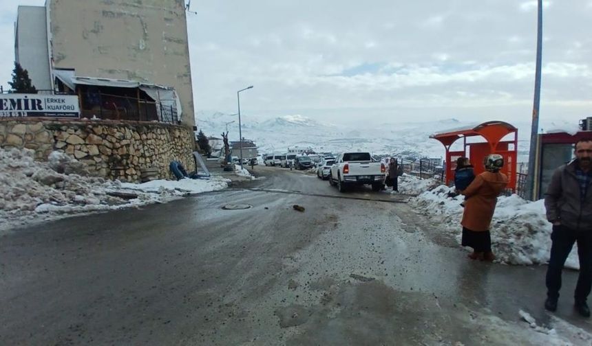 Diyarbakır Kulp'ta kar esareti bitti: Yollar açıldı, esnaf rahat nefes aldı