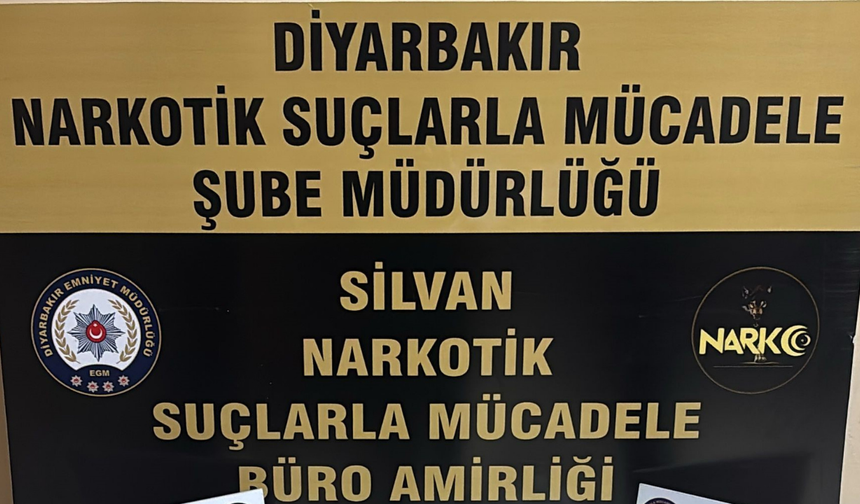 Silvan’da şafak baskını: Yarım kilo uyuşturucu ele geçirildi