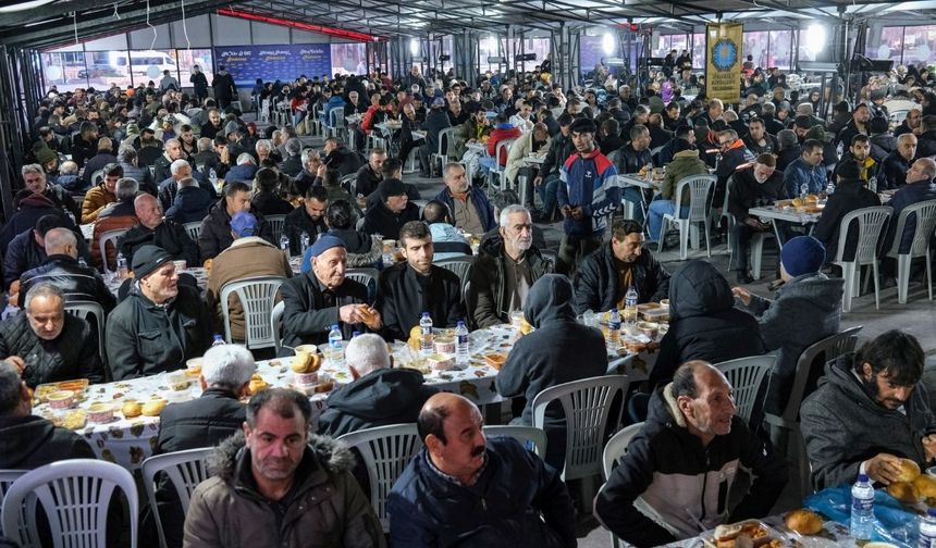 Diyarbakır Büyükşehir Belediyesi'nin iftar çadırları hangi noktalarda kuruldu?