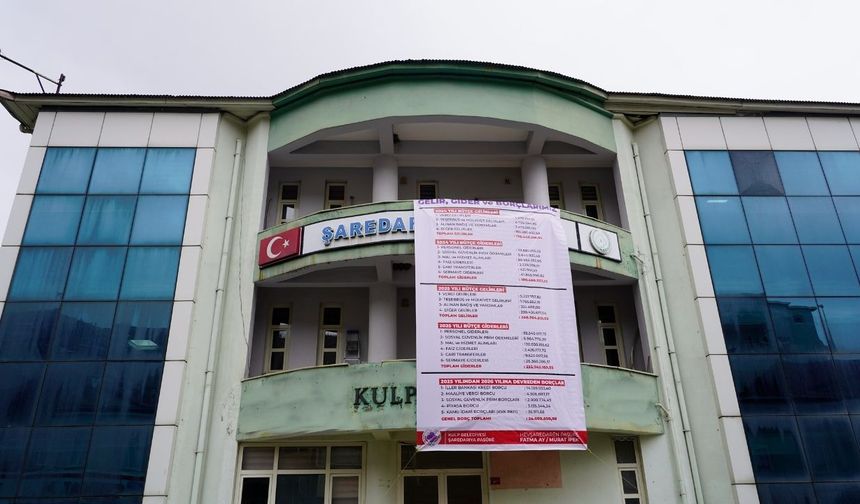 Diyarbakır'da belediyeden şeffaf uygulama: Gelir-gider tablosunu hizmet binasına astı