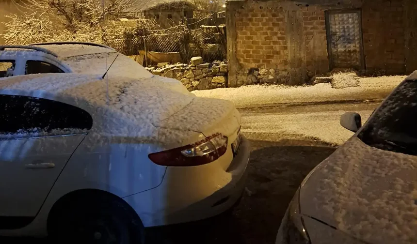 Silvan'a kar yağdı