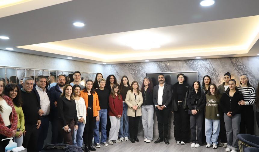 DBB’den kadın voleybol takımına moral