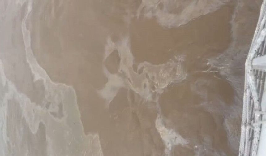 Dicle Nehri’ne ham petrol karıştı