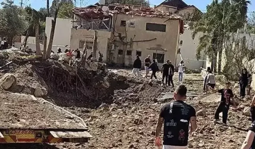 İran füzesi İsrail’i vurdu