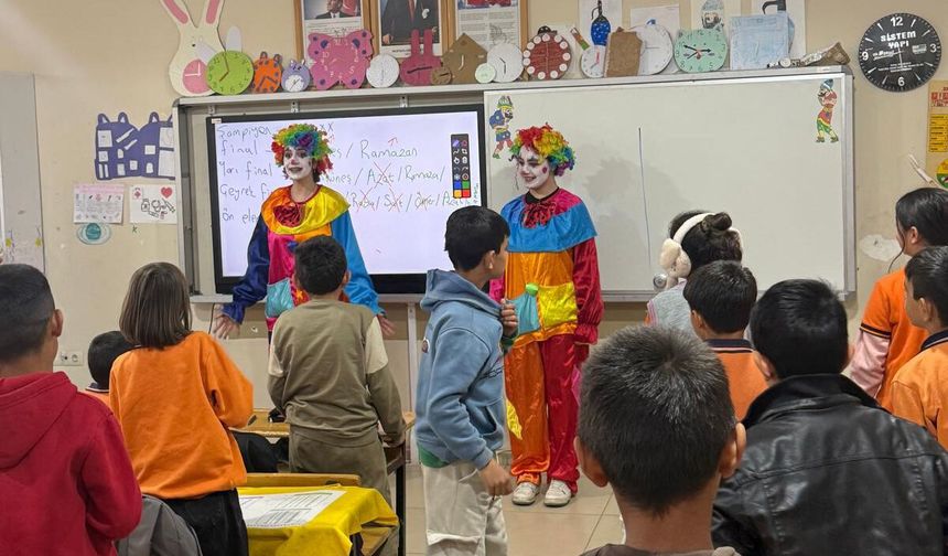 Diyarbakır'da büyük dayanışma: Yetim çocuklara harçlıkları verildi