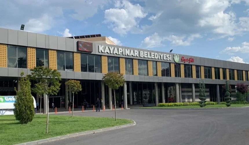 Diyarbakır'da sözleşme krizi büyüyor: Belediye kararı savundu
