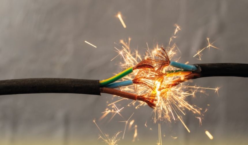 Diyarbakır'da gece yarısı şok ölüm: Elektrik akımına mı kapıldı?