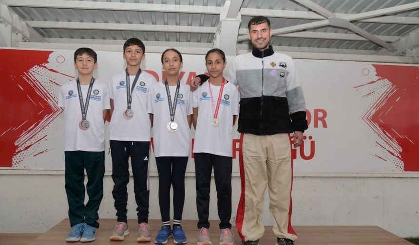 Diyarbakır'a Bursa'dan iki madalya birden geldi