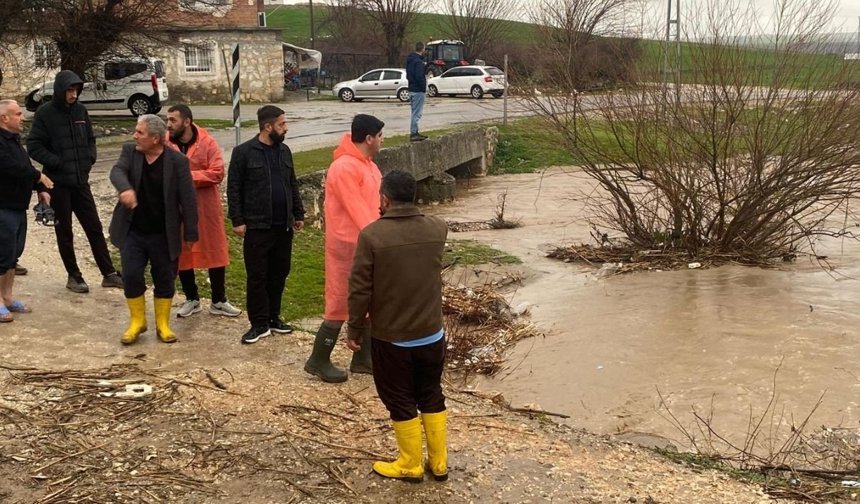 Diyarbakır'ın ilçesini sel vurdu: Maddi hasar oluştu