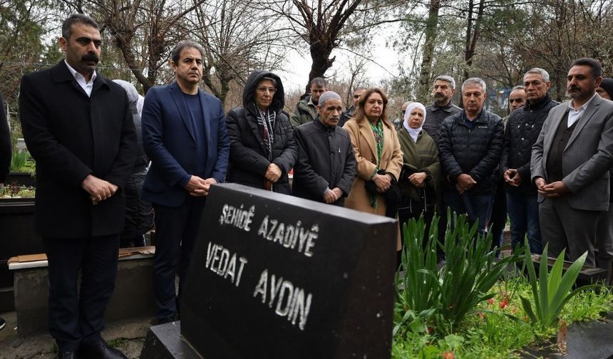 Diyarbakır'da 1991'de öldürülen siyasetçi mezarının başında anıldı