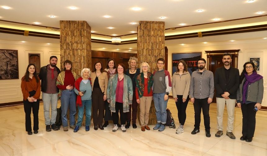 Nükleer savaşa karşı hekimler Diyarbakır'da: Barış ve iş birliği vurgusu